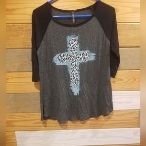 3/4 sleeve cross Christian tee M EUC